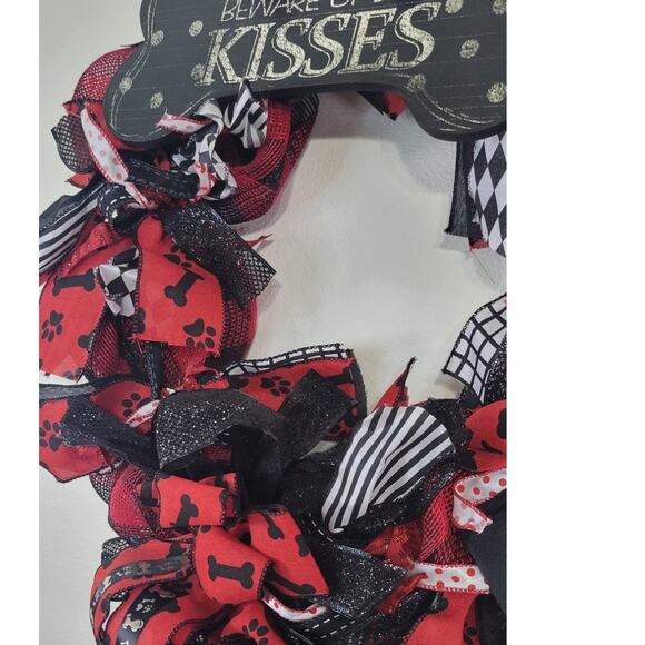 Decorative Wreath Dog Sayings "Beware Of Dog Kisses" Home Decor Farmhouse Wreath - Picture 4 of 6